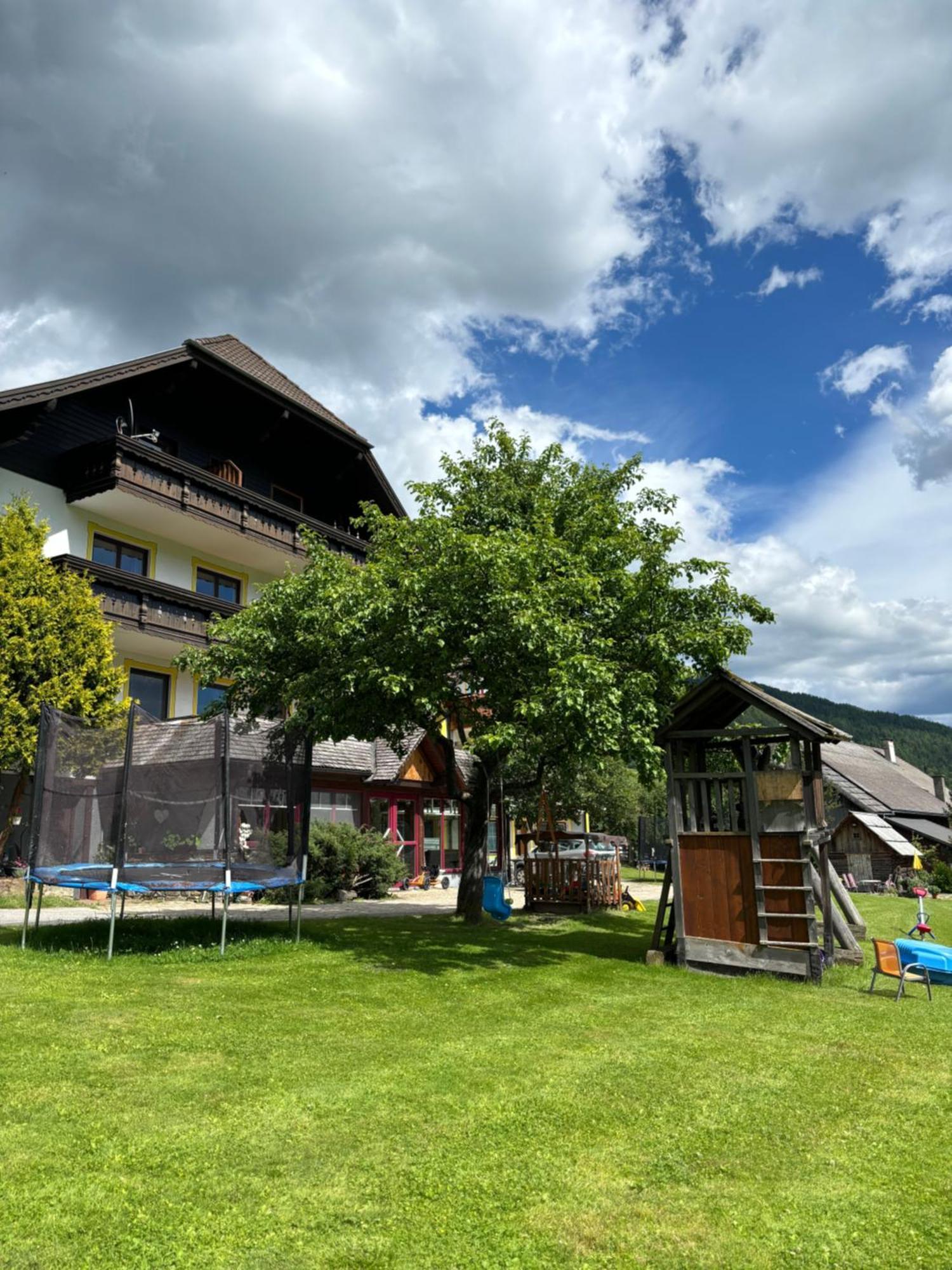 Hansalgut Apartmán *